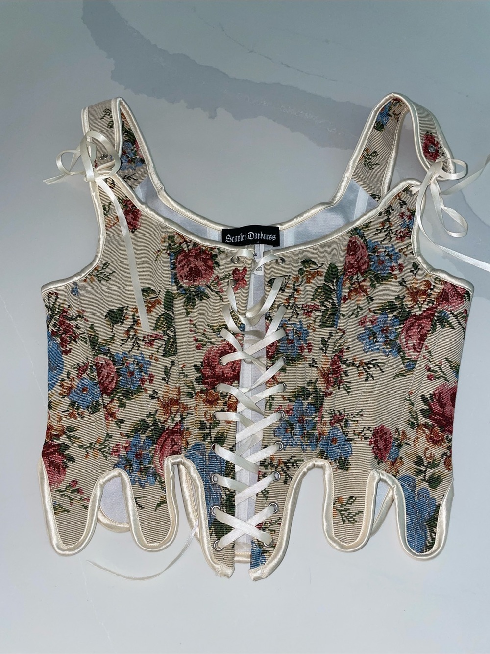 Scarlet Darkness Floral Lace-Up Crop Top in Cream